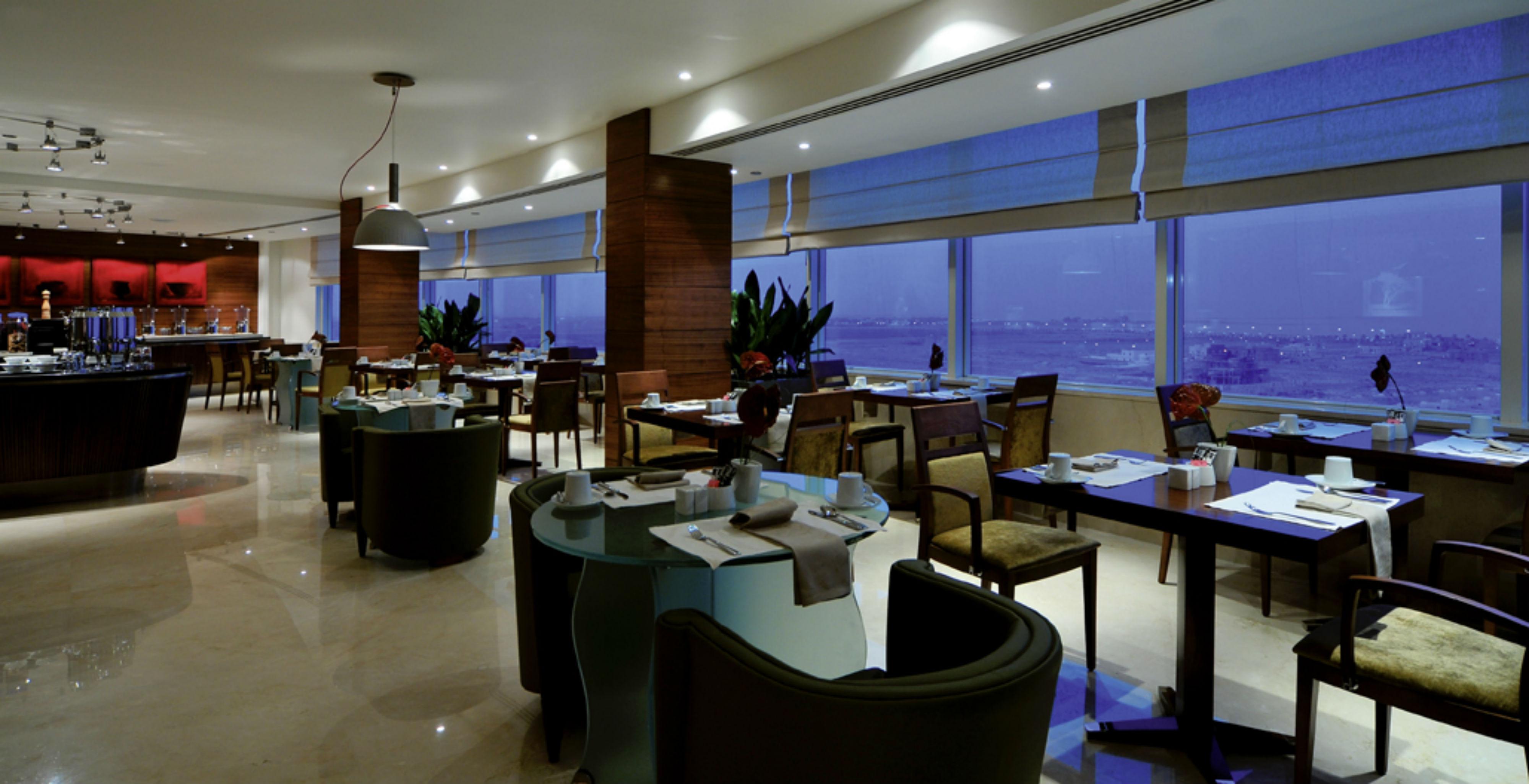 Moevenpick Hotel Al Khobar Eksteriør billede The restaurant