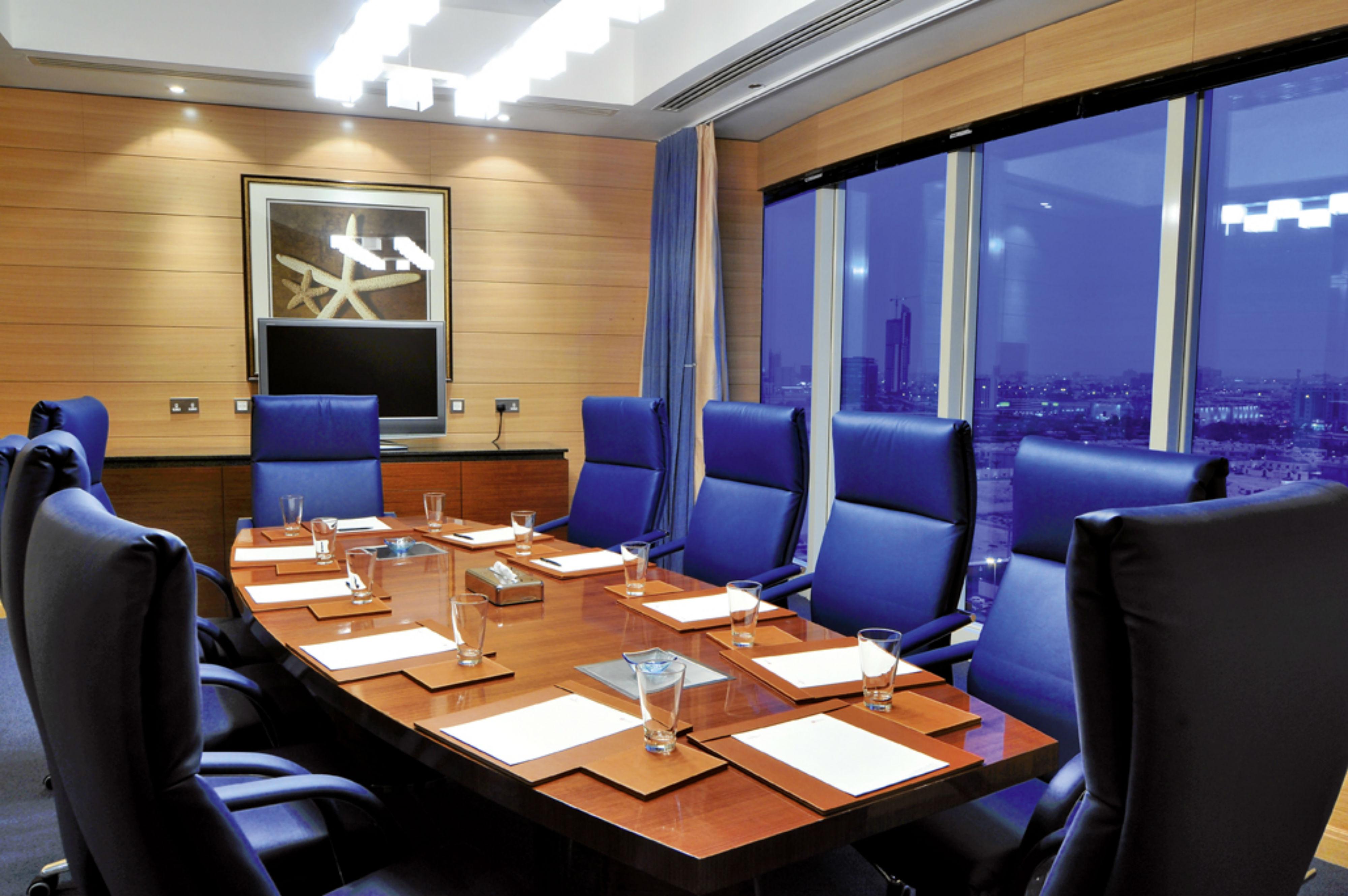 Moevenpick Hotel Al Khobar Eksteriør billede Boardroom at the Jumeirah Carlton Tower