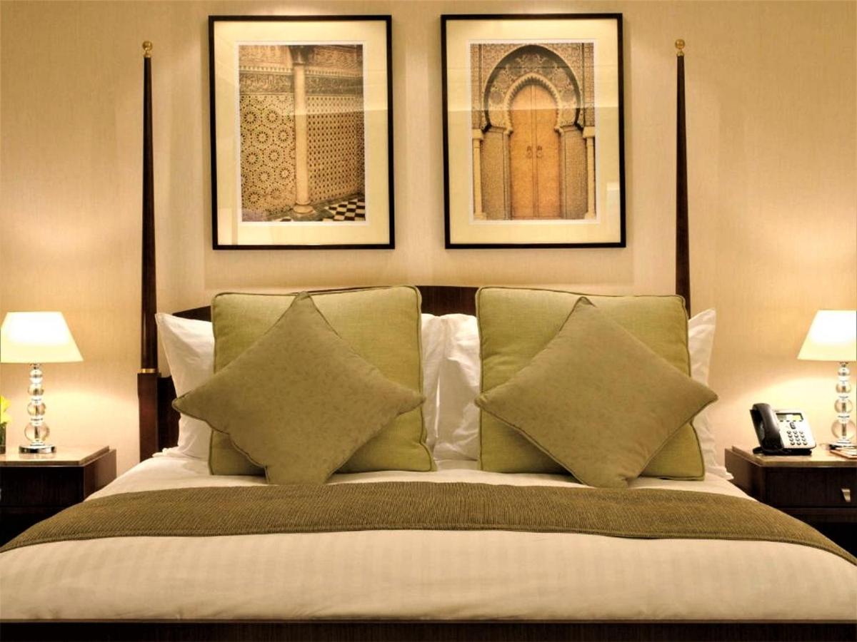 Moevenpick Hotel Al Khobar Eksteriør billede A bedroom at the Taj Mahal Palace