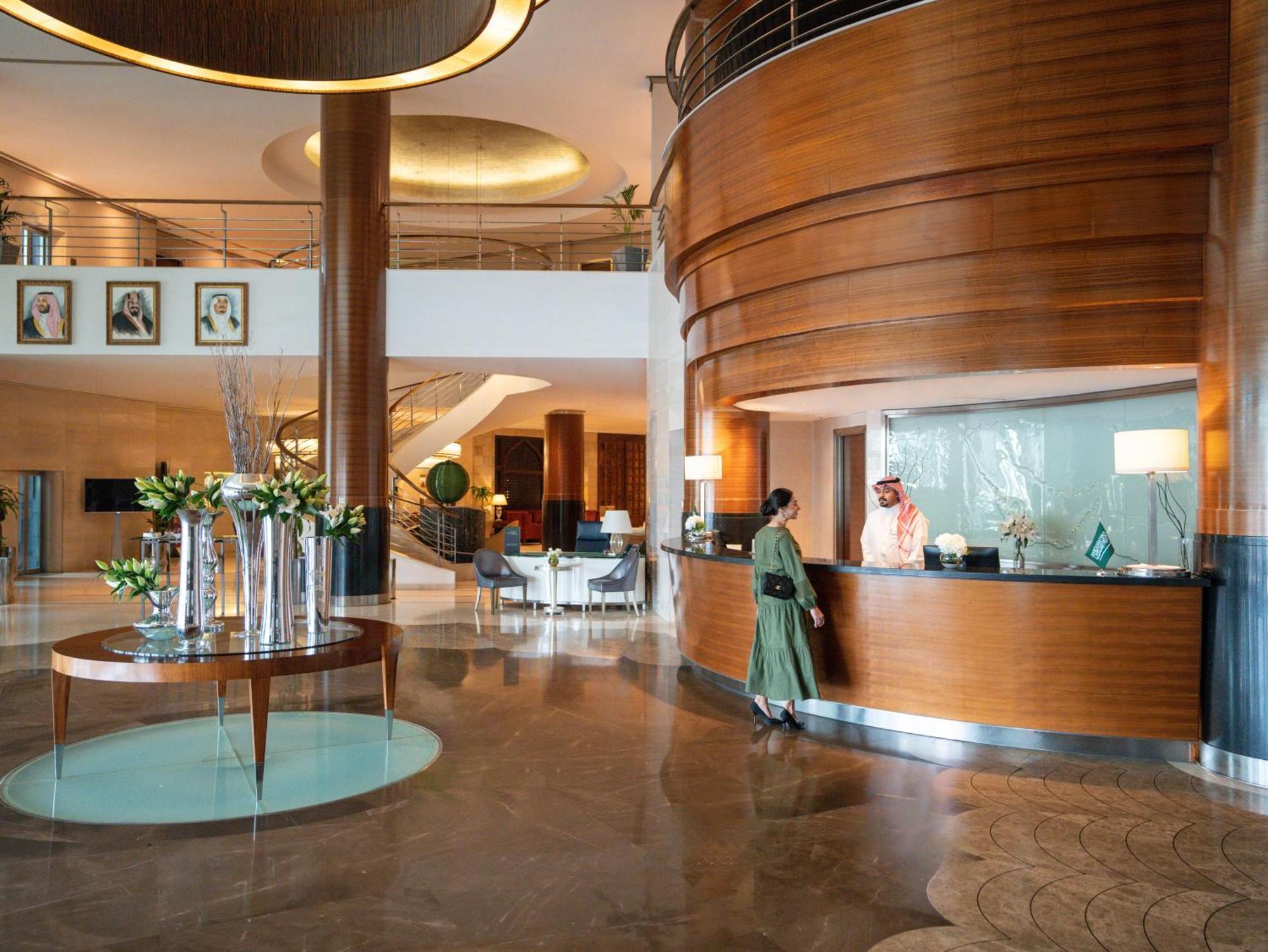Moevenpick Hotel Al Khobar Eksteriør billede Lobby