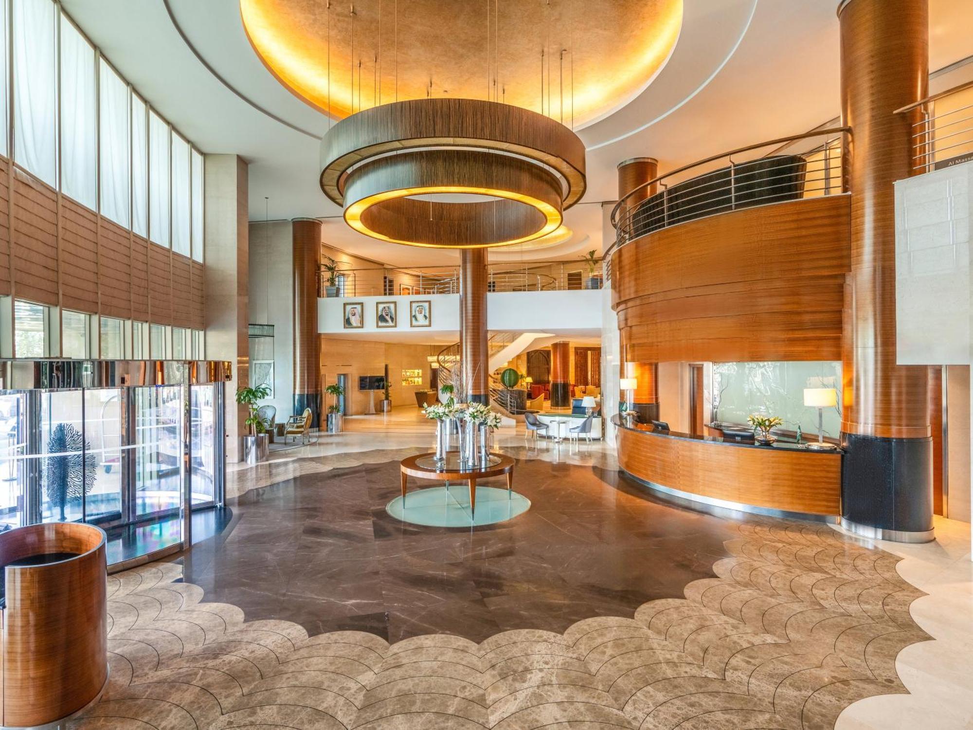 Moevenpick Hotel Al Khobar Eksteriør billede Lobby