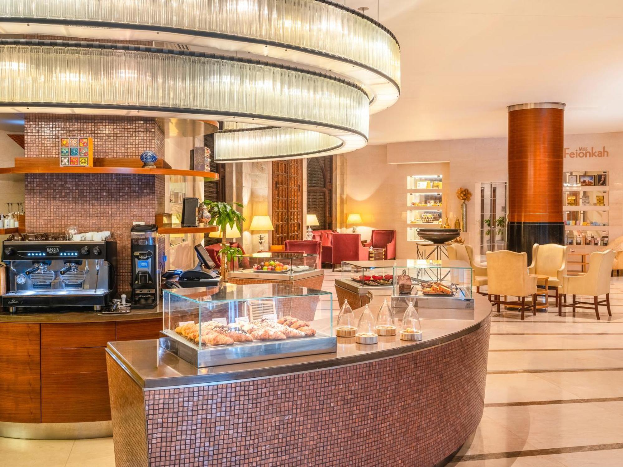 Moevenpick Hotel Al Khobar Eksteriør billede The lobby lounge