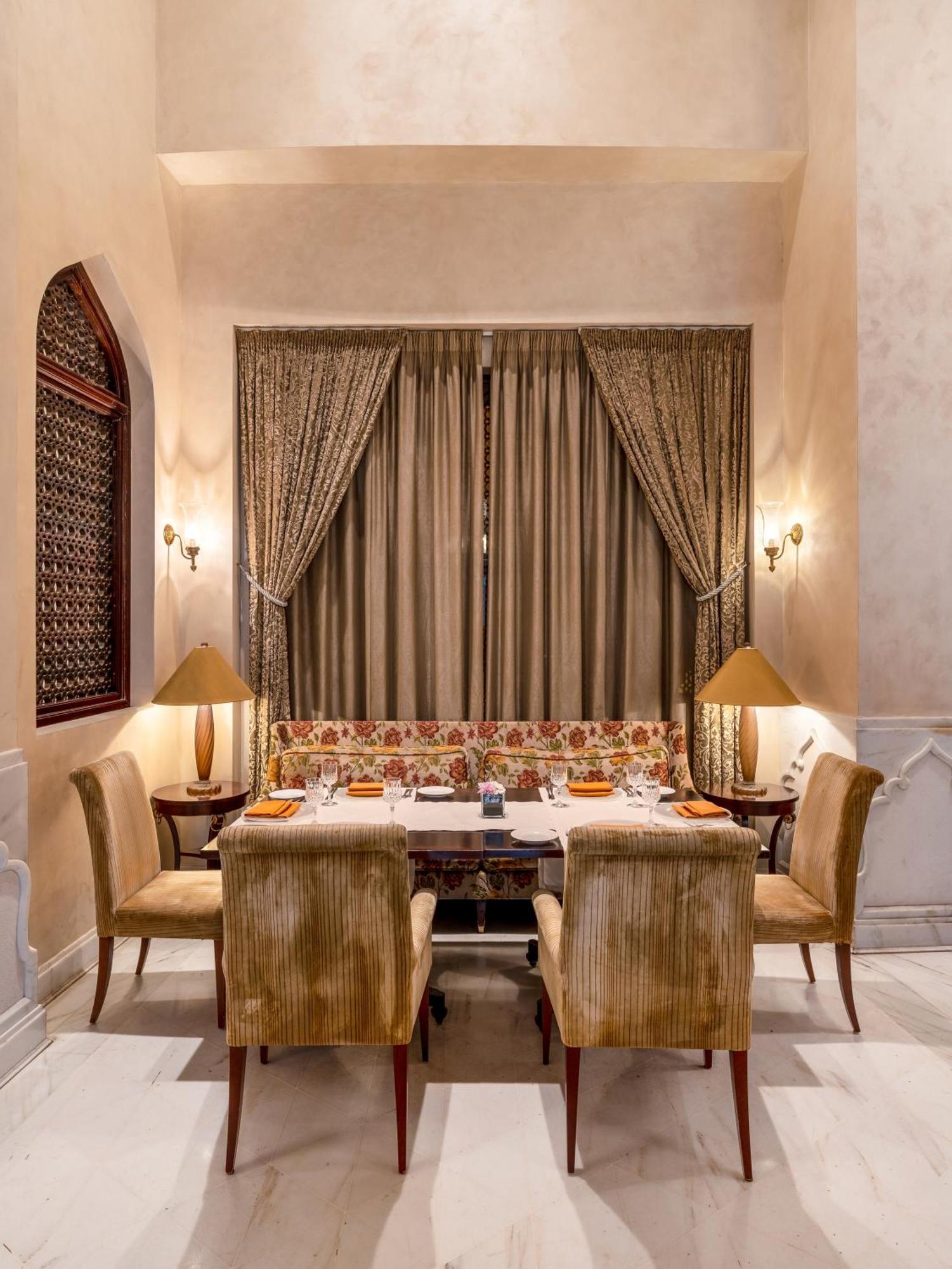 Moevenpick Hotel Al Khobar Eksteriør billede The Imperial Dining Hall