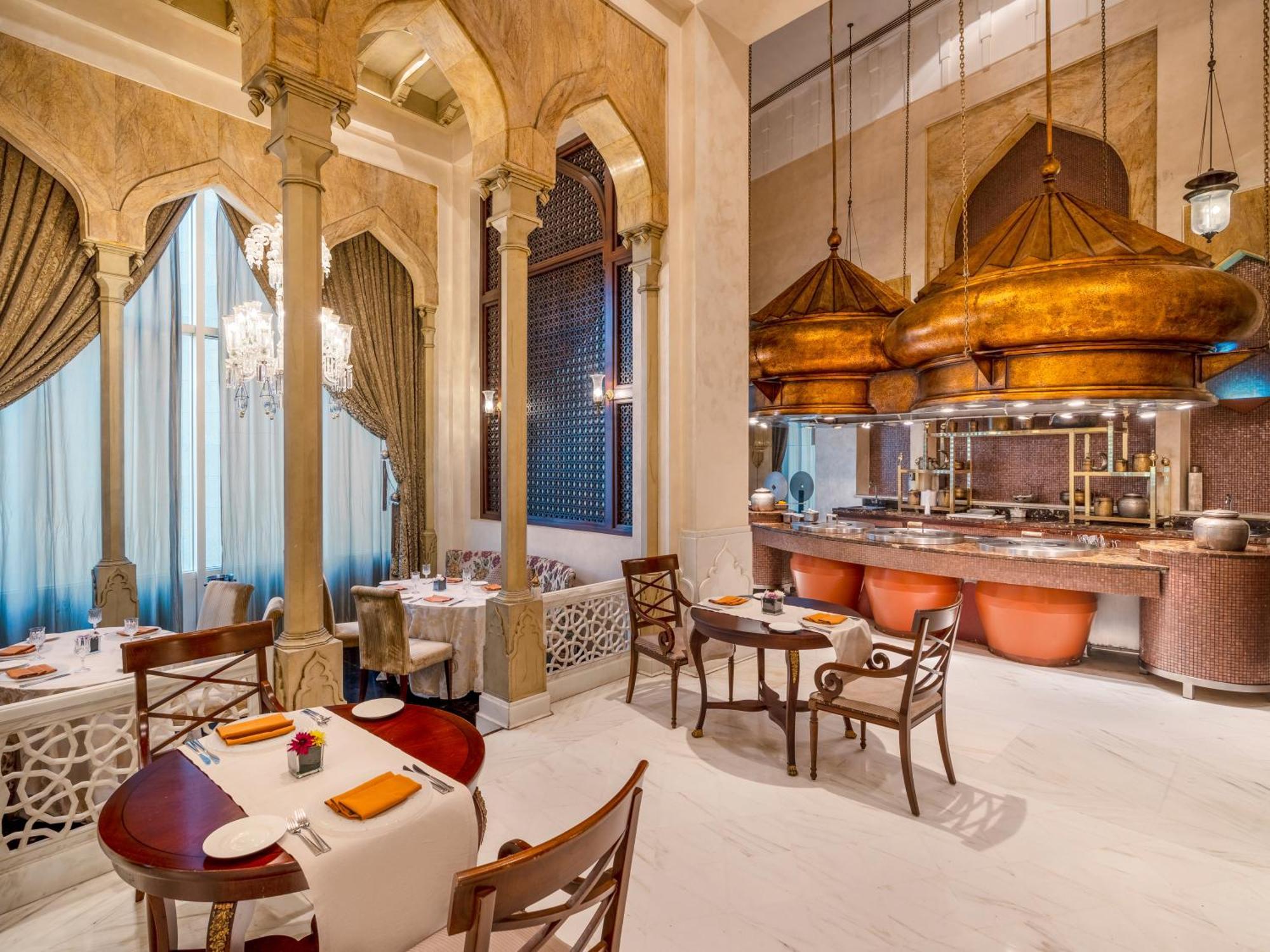 Moevenpick Hotel Al Khobar Eksteriør billede The restaurant