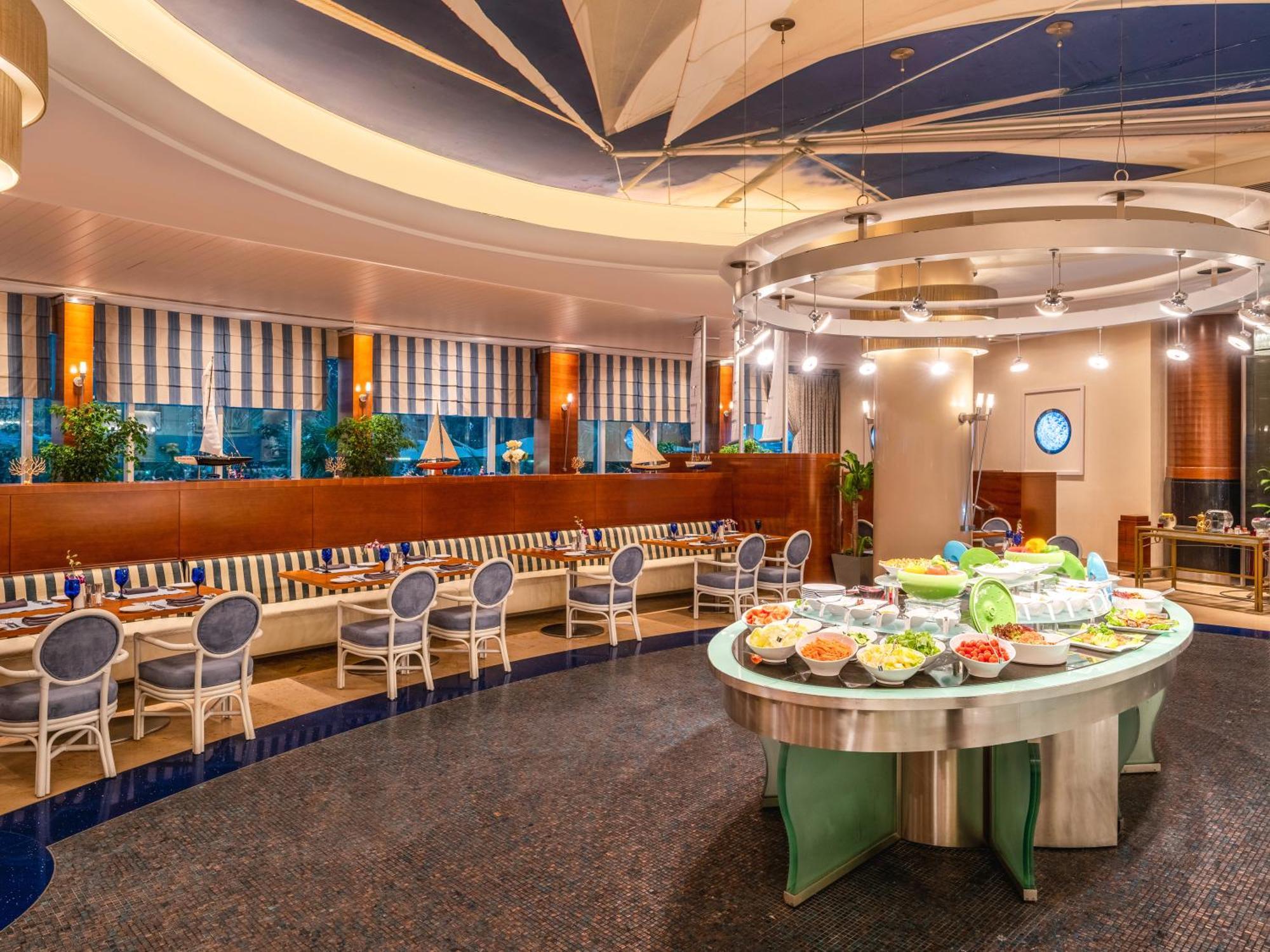 Moevenpick Hotel Al Khobar Eksteriør billede The restaurant