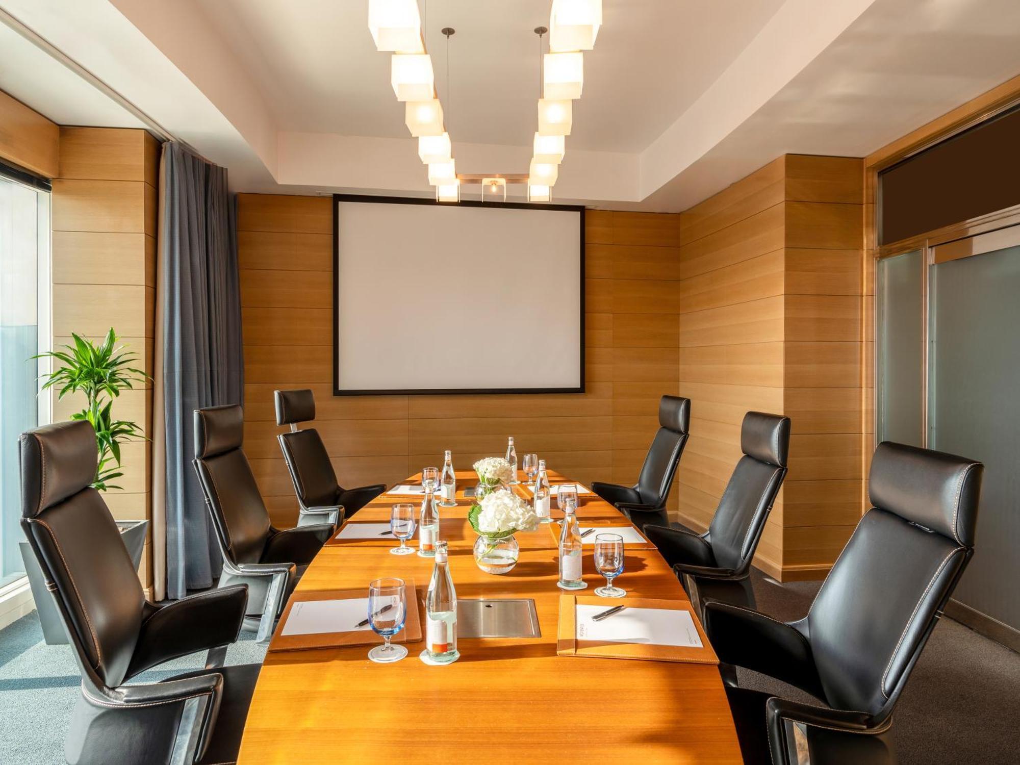 Moevenpick Hotel Al Khobar Eksteriør billede Meeting room