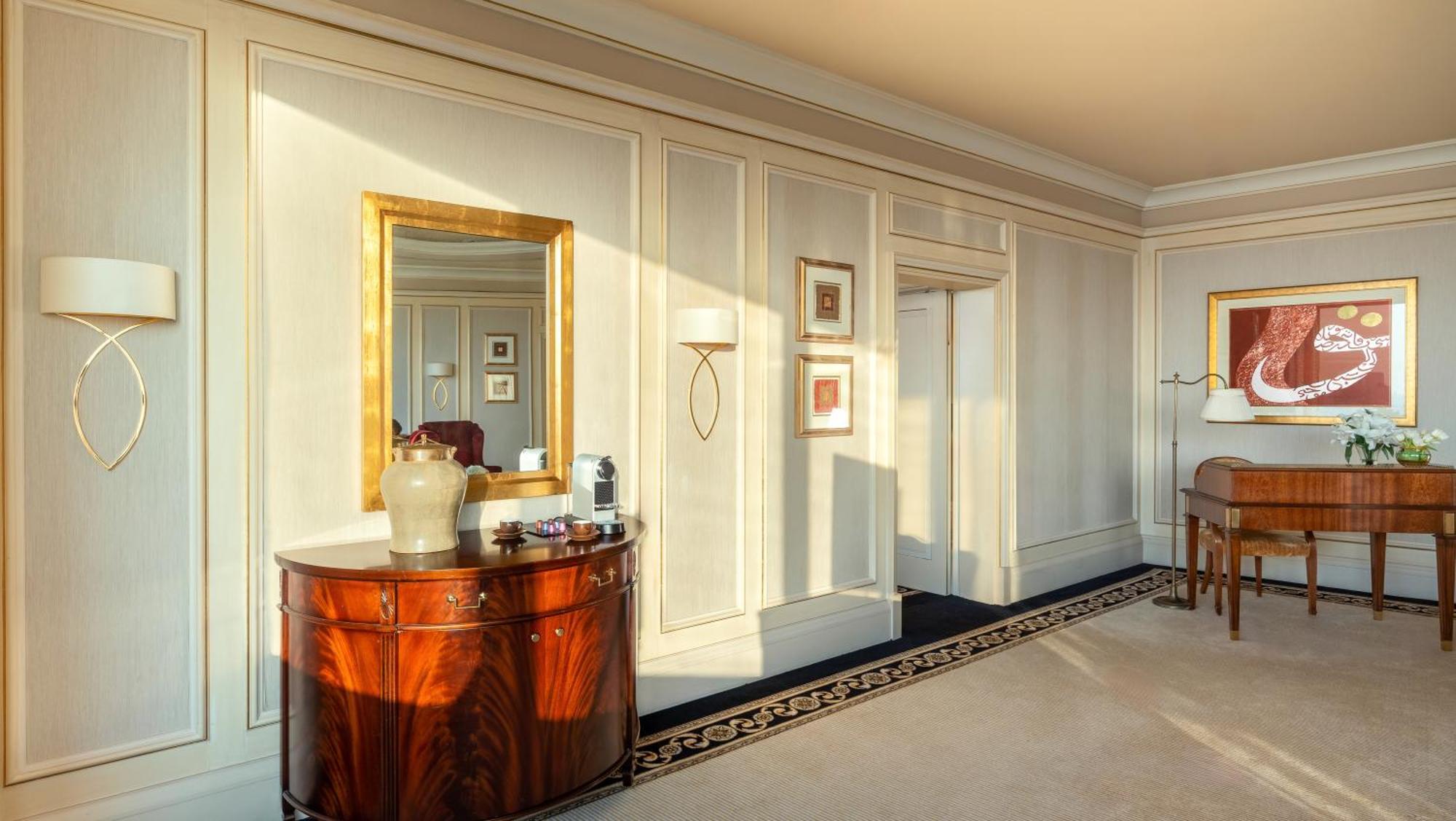 Moevenpick Hotel Al Khobar Eksteriør billede A suite at the Waldorf Astoria Berlin