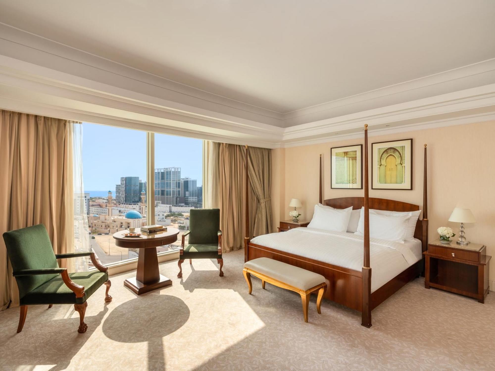 Moevenpick Hotel Al Khobar Eksteriør billede A bedroom at the hotel